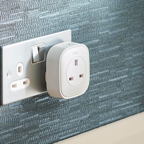 Drayton Wiser Smart Plug | WB704H1A0902 | Buy Online Now At The Smart Thermostat Shop